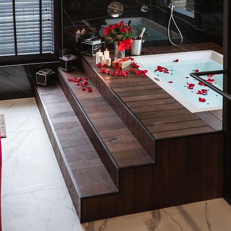 Art Penthouse With Jacuzzi - Krakow Centerアパートメント エクステリア 写真